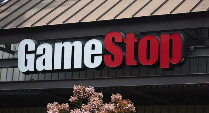 GameStop corre a Wall Street, sale del 75%