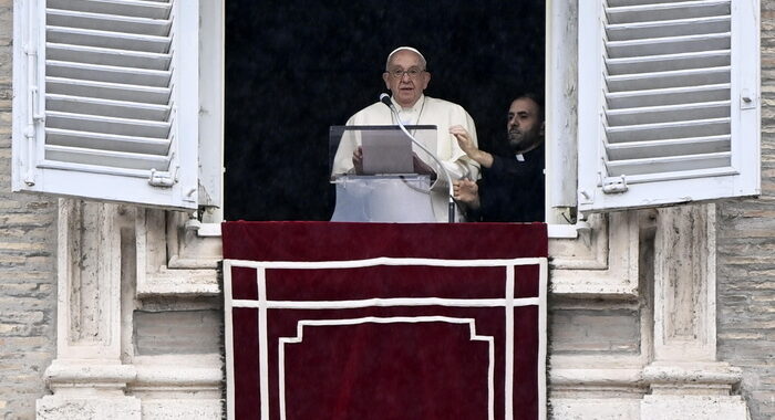 Il Papa, ‘Gaza è stremata, nessuno può impedire gli aiuti’