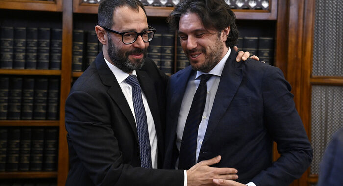 M5S a Mattarella, valuti il rinvio alle Camere dell’Autonomia