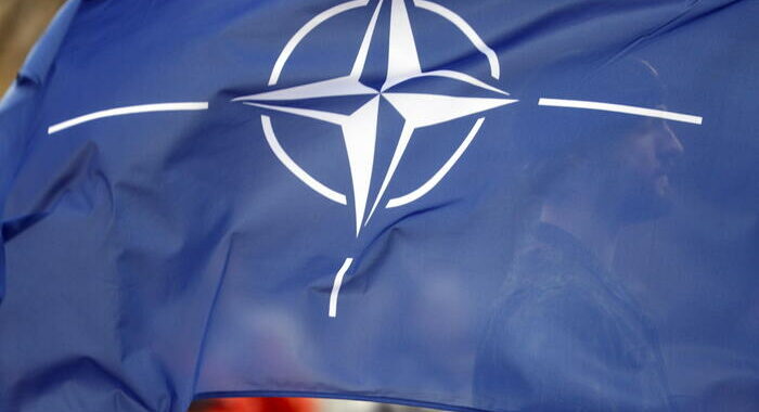 Rapporto Nato, 23 alleati nel 2024 oltre il 2% in difesa