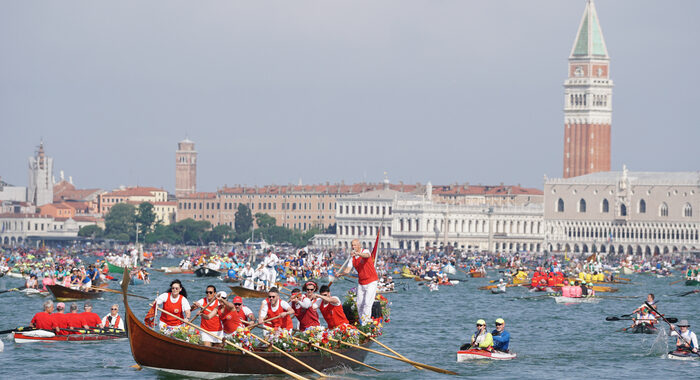 Record storico del turismo nel 2023, 451 milioni presenze