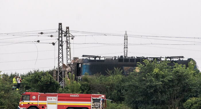 Scontro fra un treno e un bus in Slovacchia, 5 morti e 5 feriti