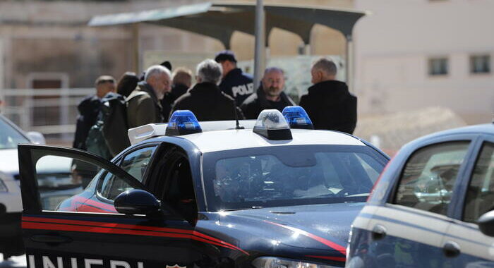 Accoltella donna in strada vicino Roma, arrestato