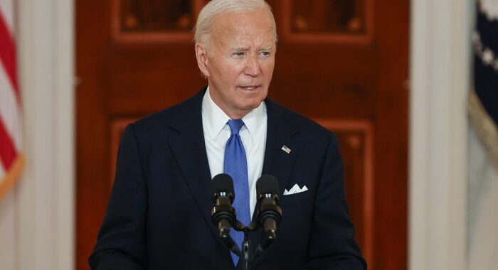 Biden: decisione Corte suprema su Trump è pericoloso precedente