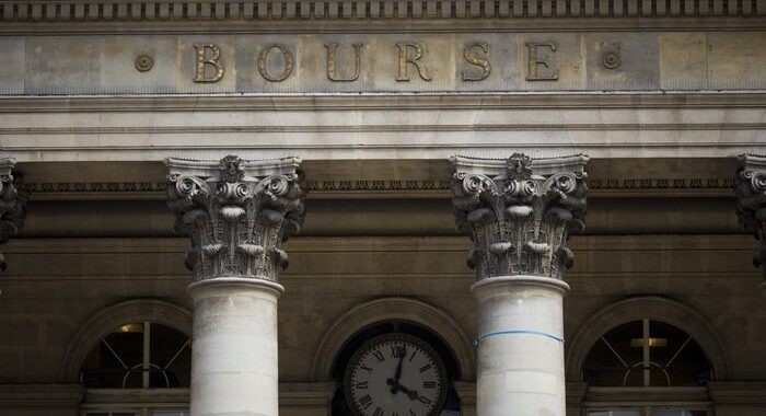 Borsa: Parigi parte in forte crescita dopo il voto, +2,5%