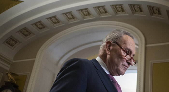 Chuck Schumer loda Biden, un vero patriota