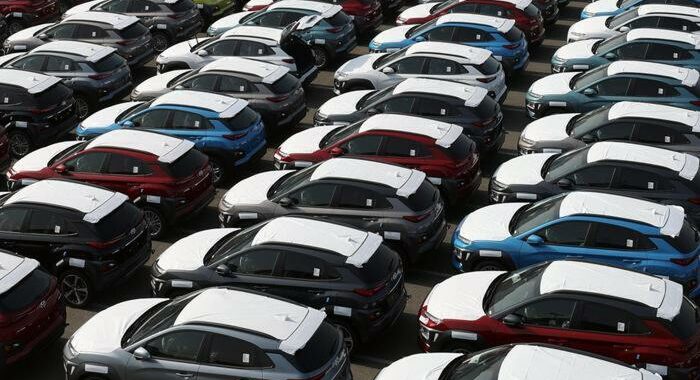 Cresce il mercato auto europeo, in Italia raddoppiano elettriche