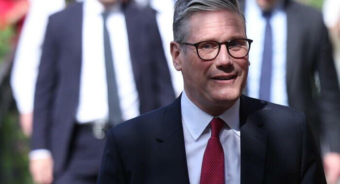 Gb: Starmer confermato deputato, ‘Paese vuole cambiamento’