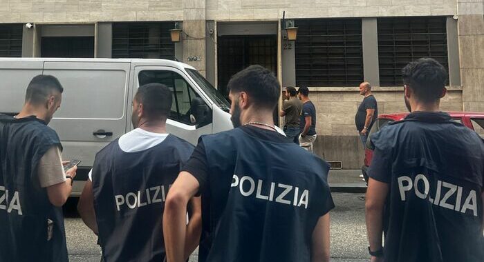 Giornalista aggredito, perquisizioni a Torino