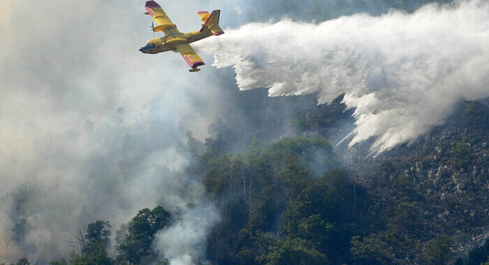 Incendi, 16 le richieste di intervento alla Protezione civile