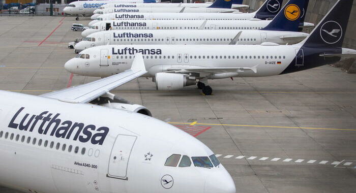 Lufthansa sospende i voli notturni per Beirut