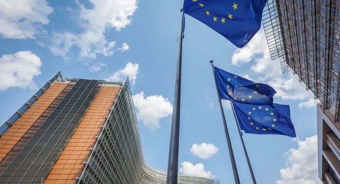 Nel secondo trimestre Pil eurozona e Ue cresce dello 0,3%