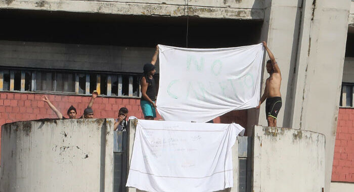 Protesta nel carcere di Sollicciano, appiccate le fiamme