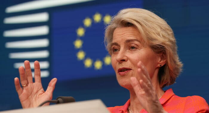 Von der Leyen, ‘essenziale che il centro democratico regga’