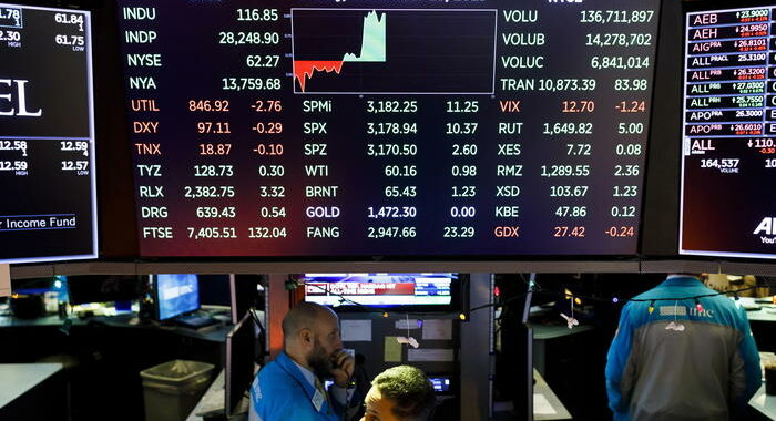 Wall Street apre in rialzo, Dj +0,38%, Nasdaq +0,44%