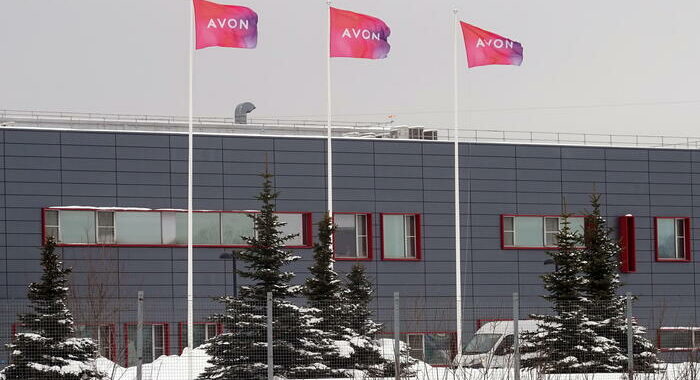 Avon chiede la bancarotta per cause legate a talco cancerogeno