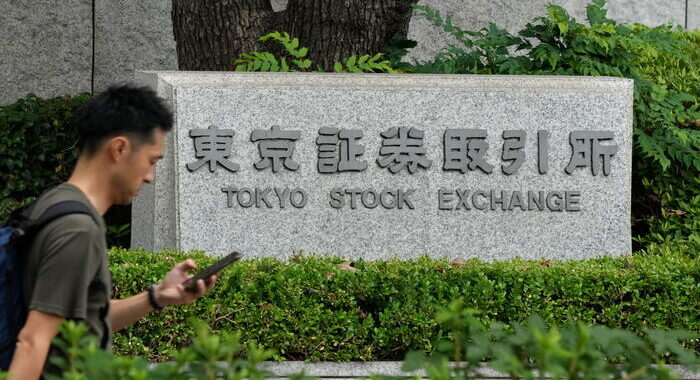 Borsa: Tokyo, apertura in forte calo (-2,18%)