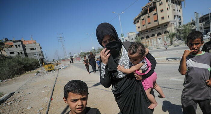 Gaza, raid israeliano contro una scuola, 100 morti