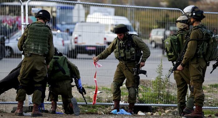 Israele: attacco con coltello a Holon, due morti