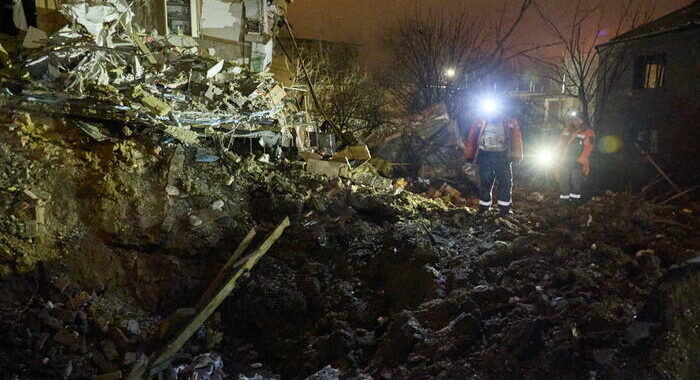 Missile russo su hotel a Kryvyi Rih, due morti e 5 dispersi