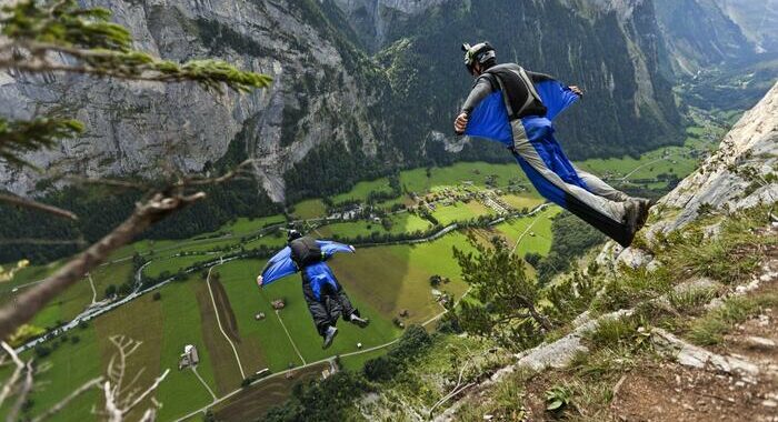 Si lancia dal Piz da Lech, base jumper muore in Val Badia