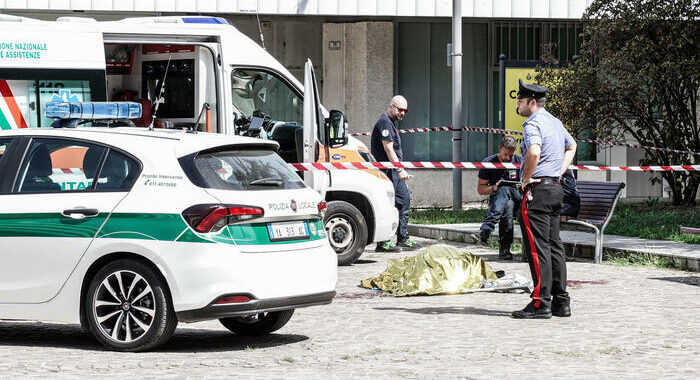 Spara alla moglie e si uccide, morta anche la donna