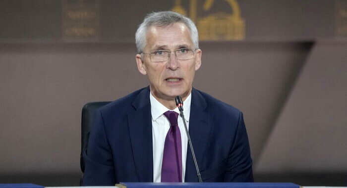 Stoltenberg, ‘alleati intensificano aiuti militari a Kiev’