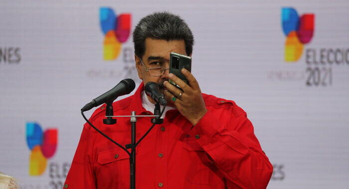 Venezuela, TikTok sospende Maduro fino al 19 agosto