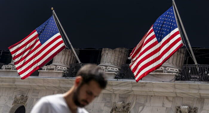 Wall Street apre in rialzo, Dj +0,18%, Nasdaq +0,26%