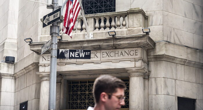 Wall Street apre in rialzo, Dj +0,48%, Nasdaq +1,42%