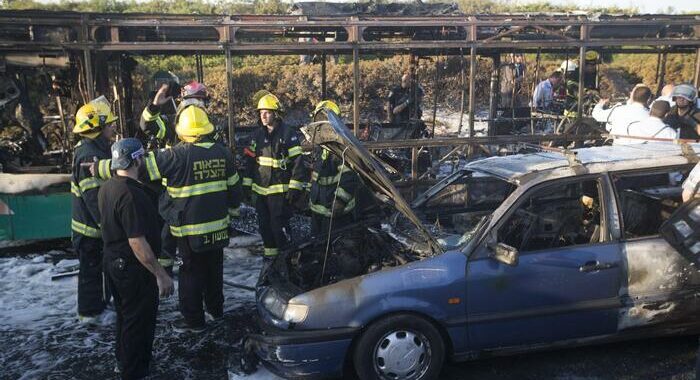 Auto esplode a Ramla in Israele, 4 persone uccise