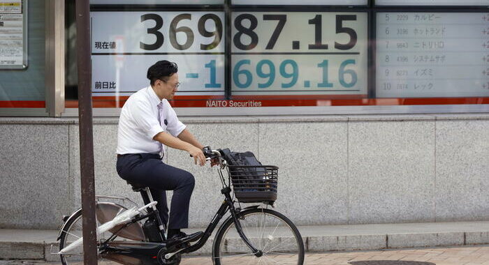 Borsa: Tokyo, apertura in calo (-1,38%)