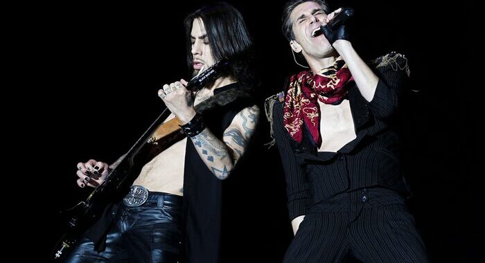 Jane’s Addiction annullano tour dopo rissa tra Farrell e Navarro