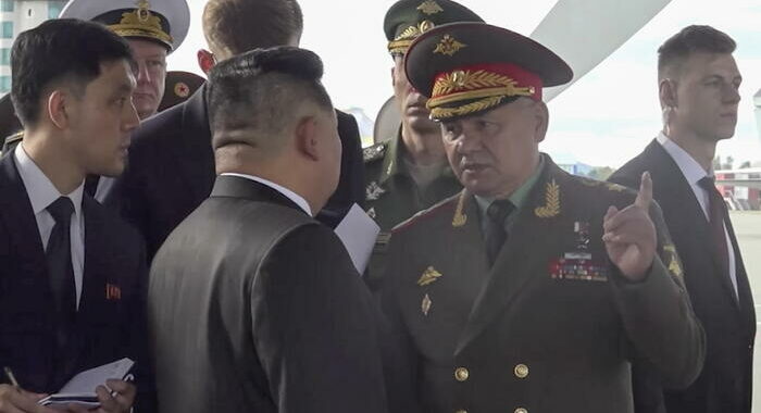 Kim Jong Un incontra Shoigu in visita in Corea del Nord