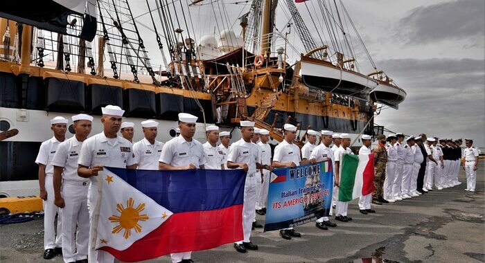 L’Amerigo Vespucci nelle Filippine, 23/a tappa del tour mondiale