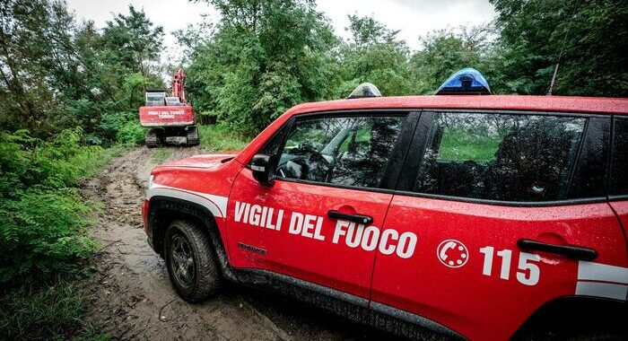 Maltempo: auto travolte dall’acqua nel foggiano, disperso Vf