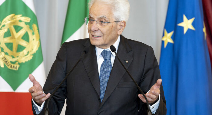 Mattarella, non si era e non si è stranieri a casa propria