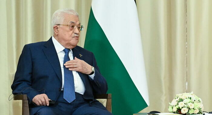 Media, ok Egitto a passaggio Abu Mazen da Rafah per Gaza