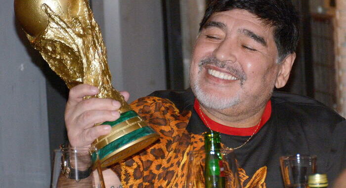 Morte di Maradona, rinviato a marzo processo contro i sanitari