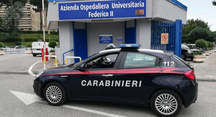 Morto dopo l’aggressione dei vigilanti dell’ospedale, 4 arresti