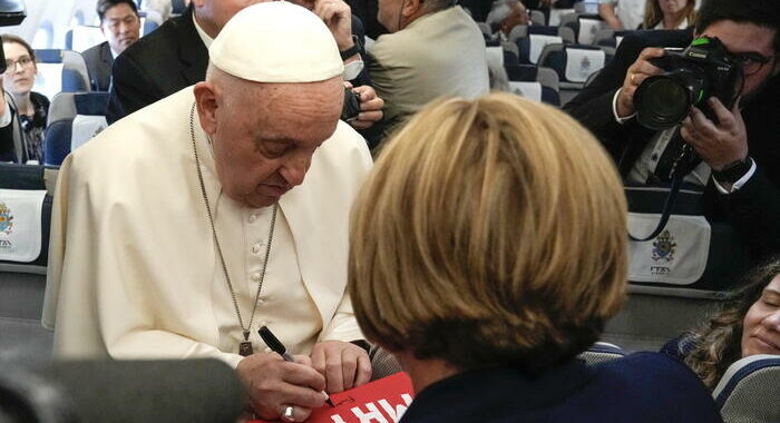 Papa Francesco è arrivato in Indonesia